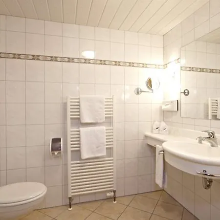 Schatten Hotel 3*