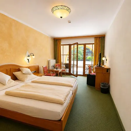 Schatten Hotel 3*