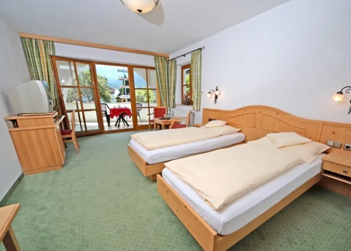 Schatten Hotel 3*